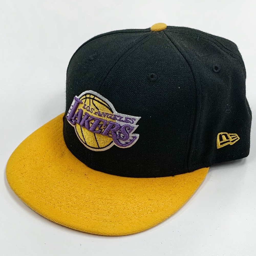 New Era Los Angeles Lakers 7 1/2 NBA Fitted Basketball Kobe Bryant LeBron James